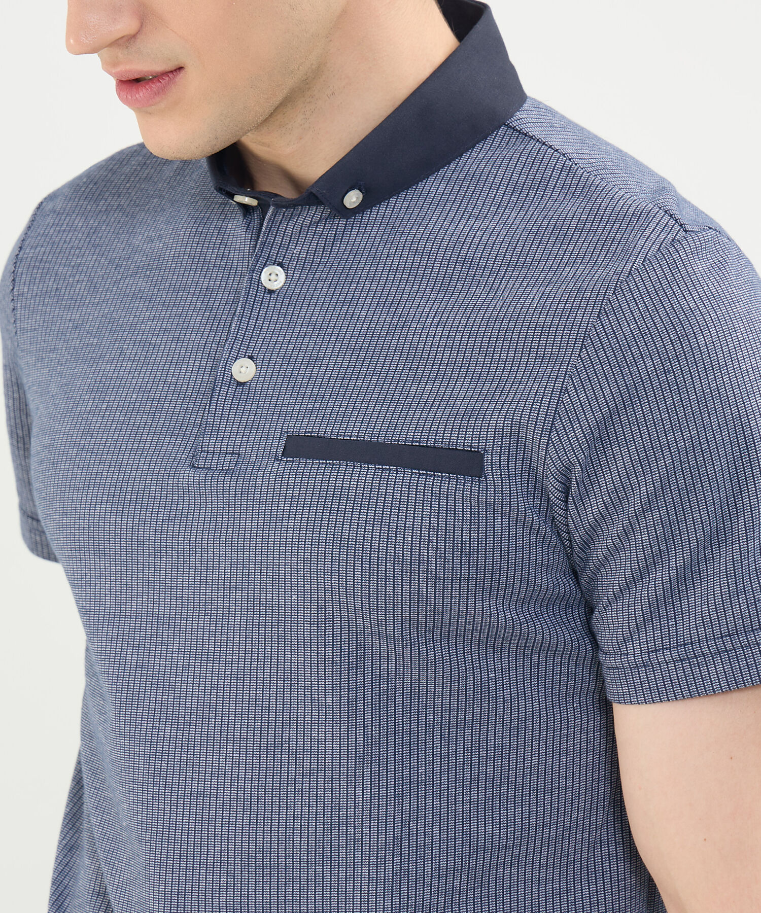 Polo Cuello Duro con Bolsillo