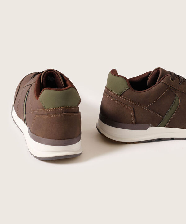 Tenis cómodos para un estilo casual