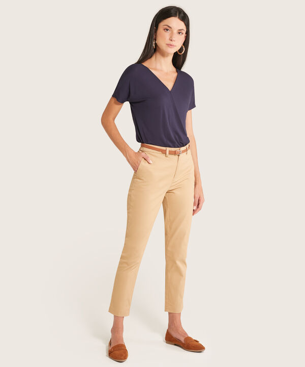 Pantalon Chino Unicolor Con Cinturon