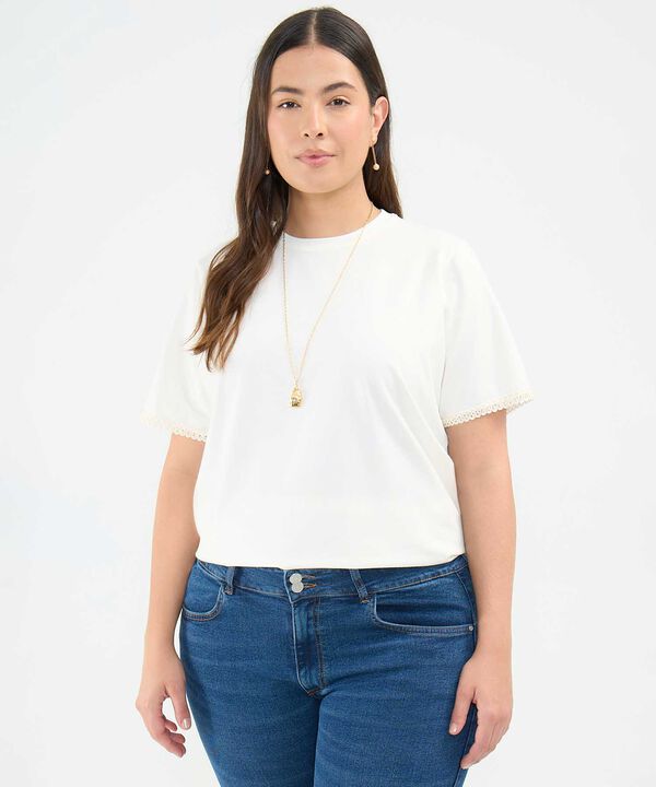 Camiseta con Bordado image number null