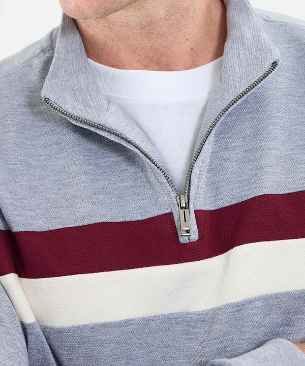 Buso Cuello Alto Con Cortes En Contraste Para Hombre image number null
