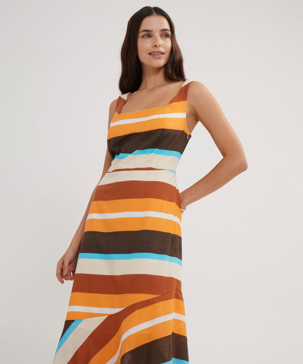 Vestido Estampado Con Escote Cuadrado image number null