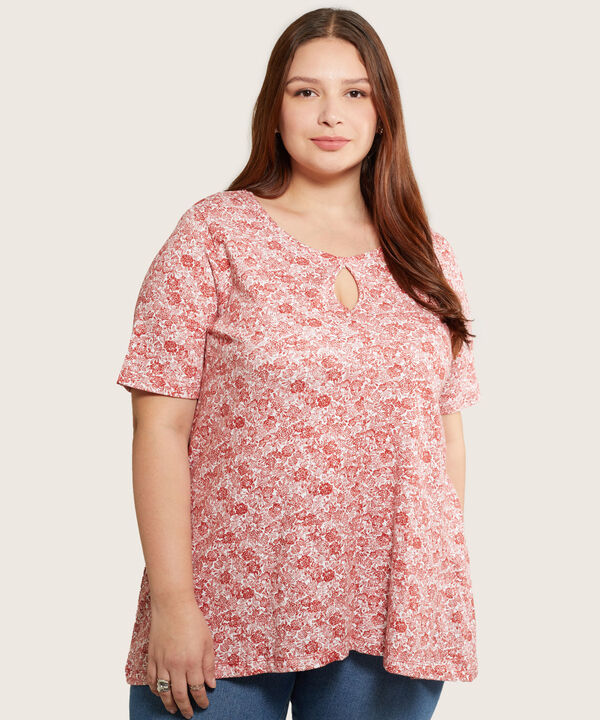 Camiseta Manga Corta Con Abertura En Frente Estampada