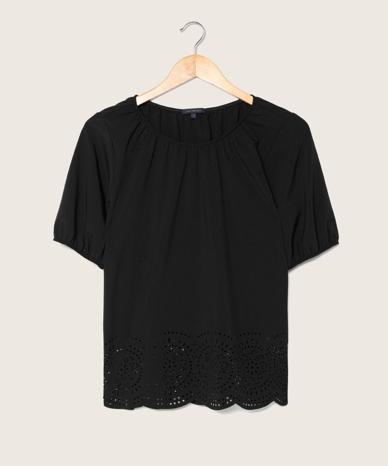 Blusa Unicolor Manga Corta Con Elástico En Cuello Y Mangas. Corte Laser En Ruedo