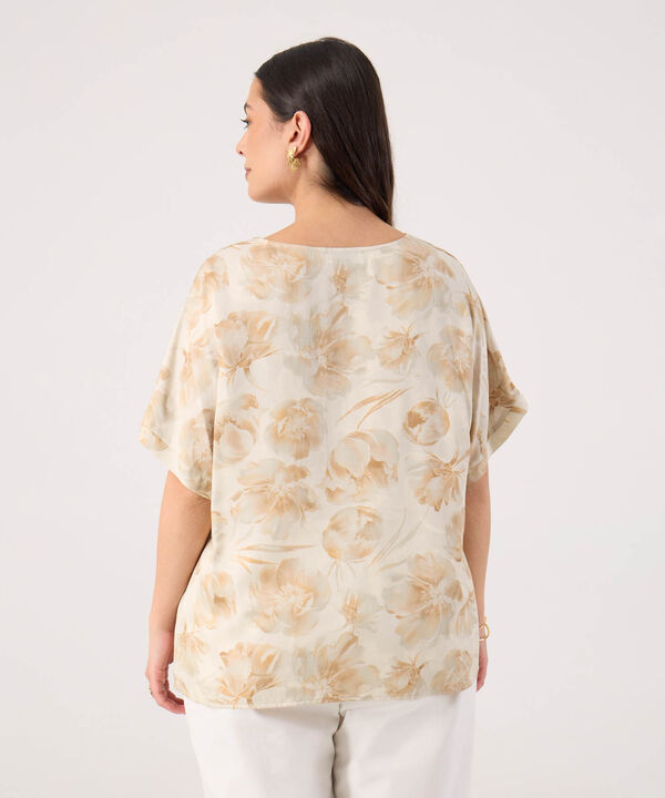 Blusa Estampada Con Abotonadura Falsa