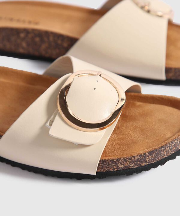 Sandalias image number null