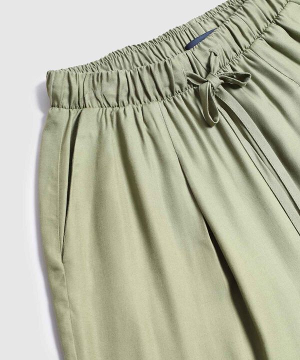 Pantalón Fluido Con Pretina Resortada image number null