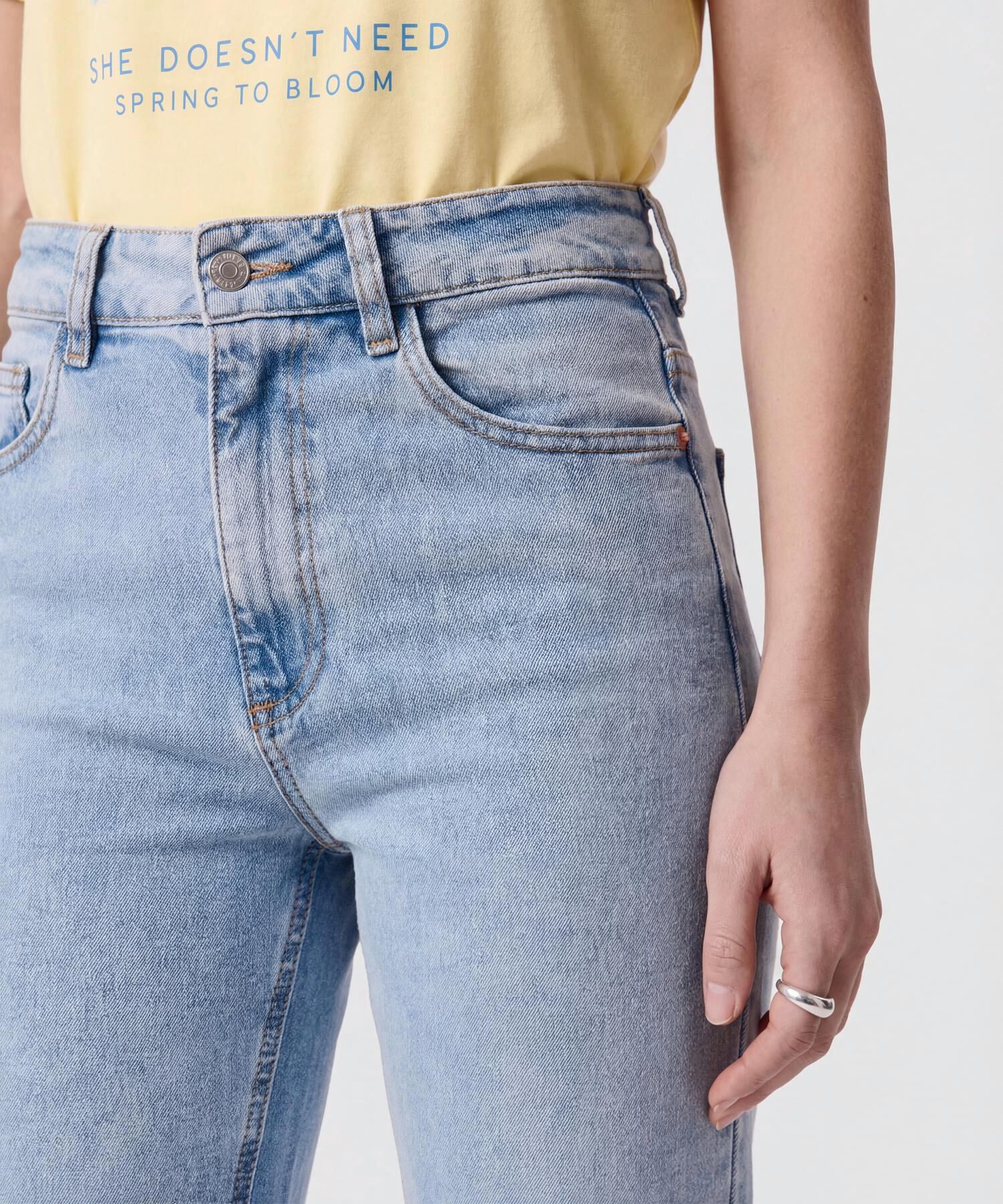 Jeans Rectos Cl&aacute;sicos Tiro Alto Mujer
