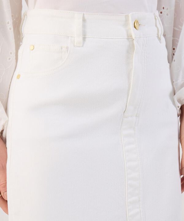 Falda Midi en Denim con Abertura Frontal para Mujer image number null