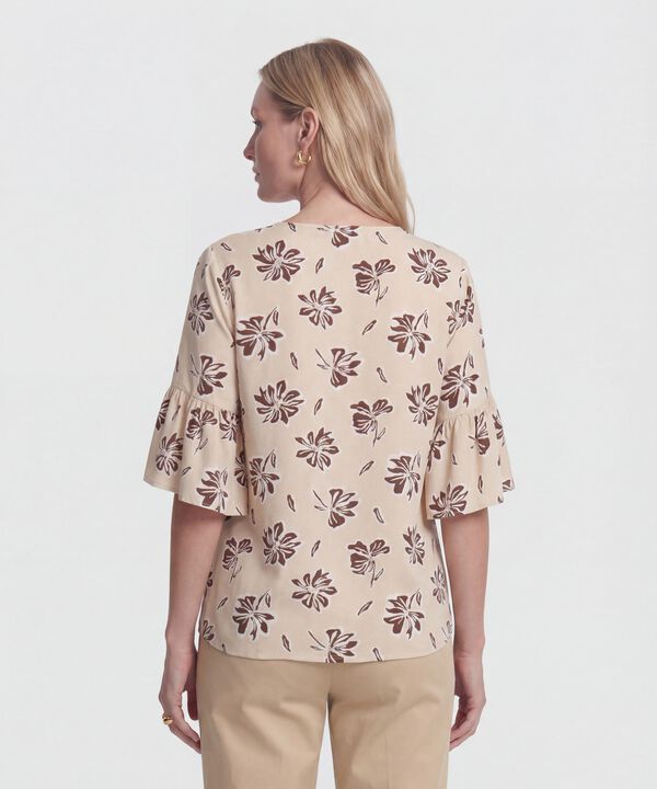 Blusa Estampada Con Escote En V 