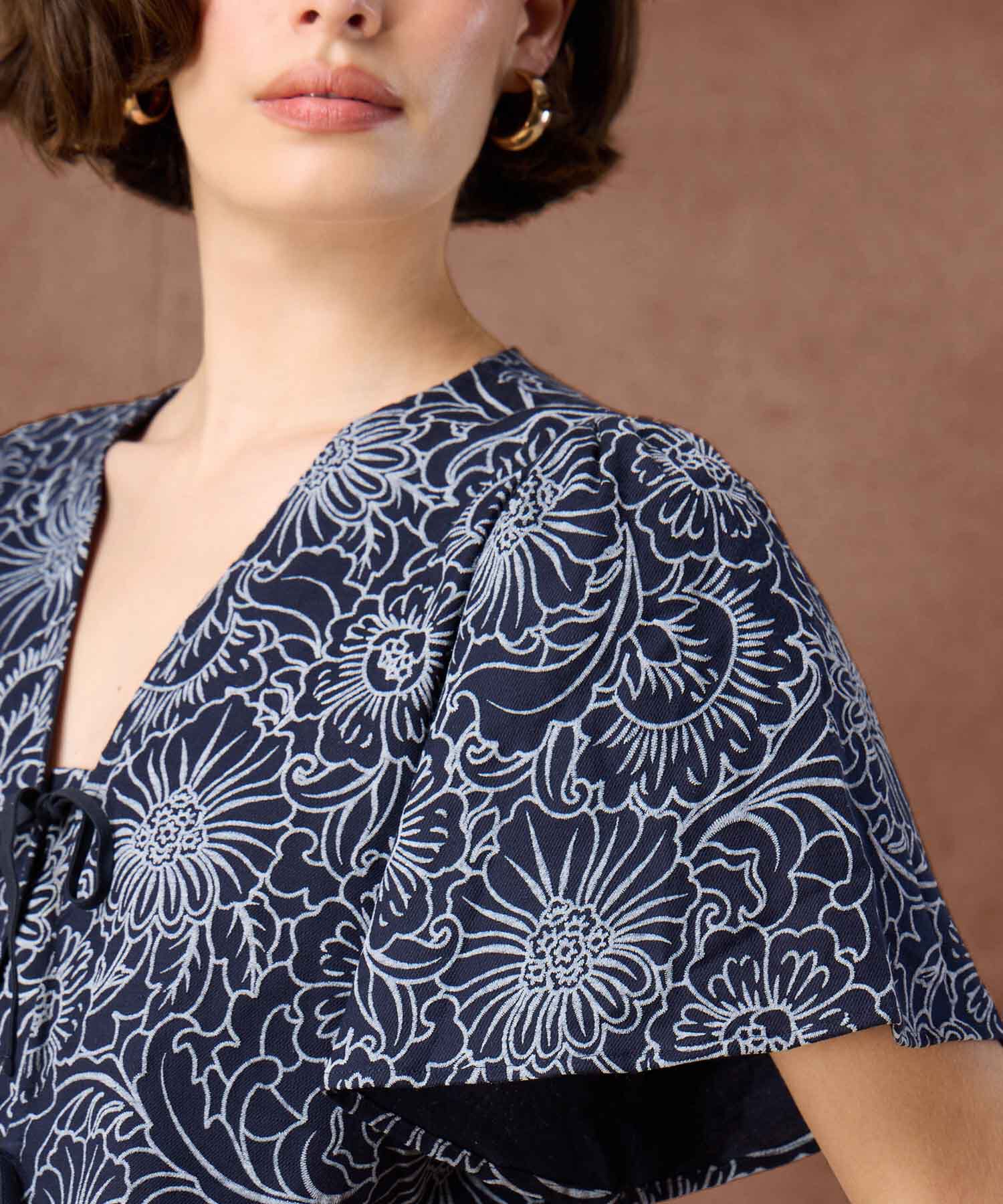 Blusa con Escote V y Cierre de Lazos Para Mujer