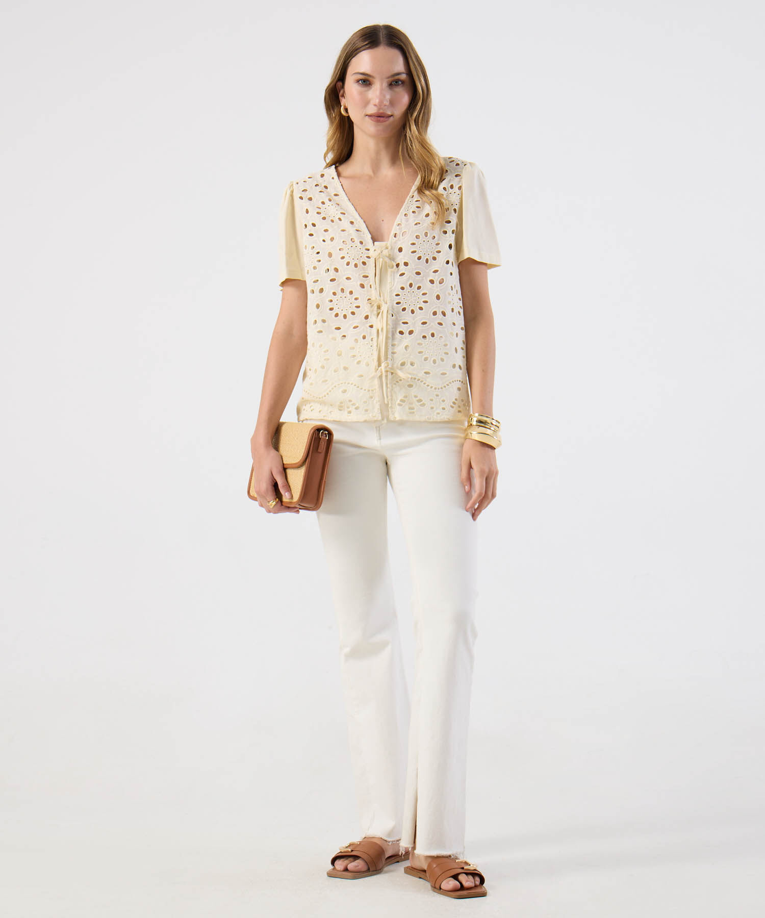 Blusa De Mujer Con Acabado Calado Y Cierre