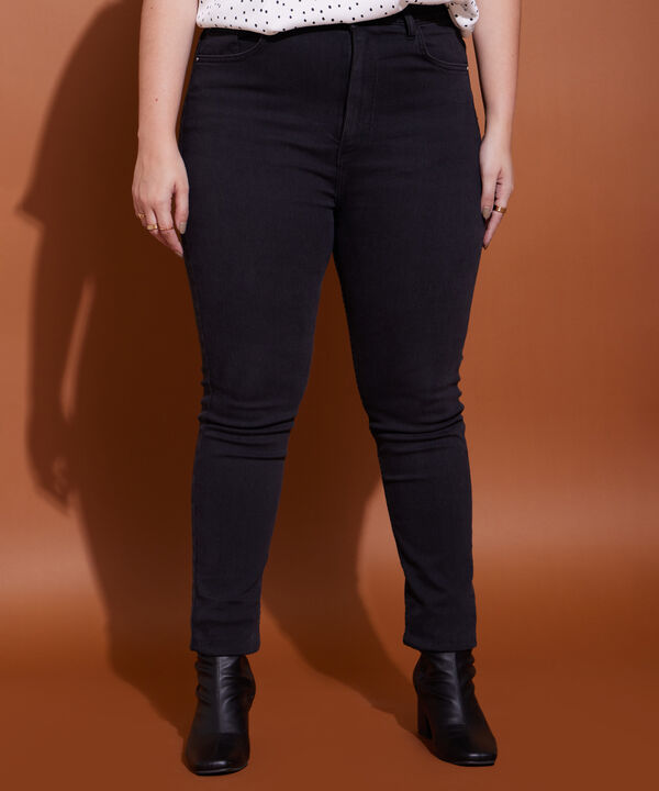 Jean Skinny Tono Negro