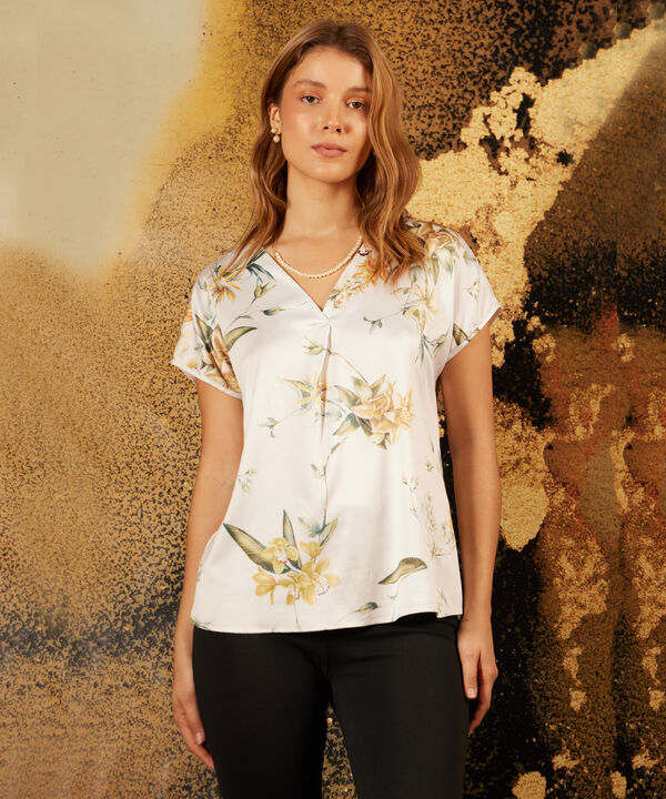 Blusa Estampada Cuello V Con Prense En Centro Frente Con Manga Corta Corrida Y Silueta Holgada