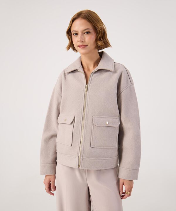 Chaqueta unicolor con bolsillos  image number null