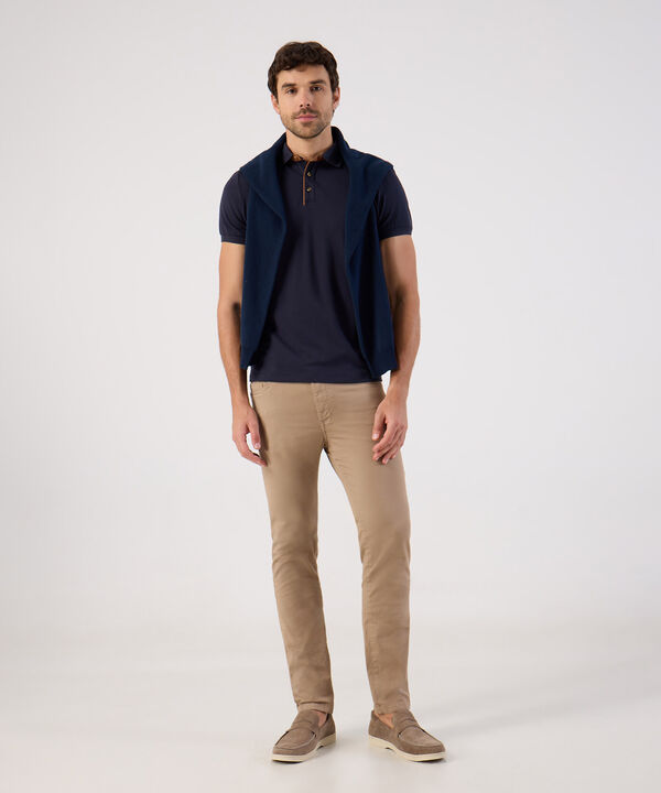 Polo Slim Fit Con Detalles En Contraste image number null