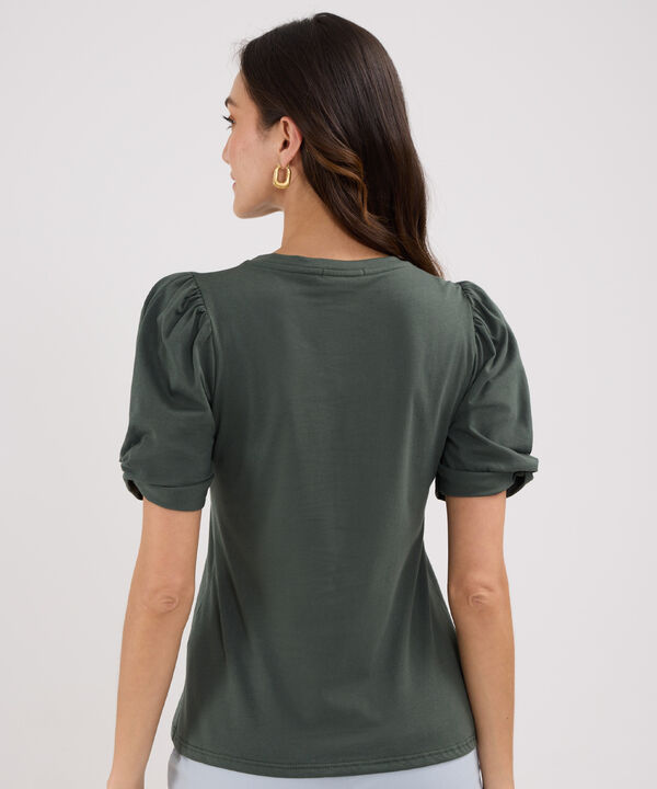 Camiseta Escote Redondo Con Detalle En Manga Y Estampado Screen En Frente