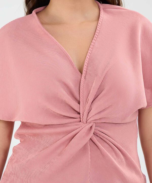 Camiseta con Anudado image number null
