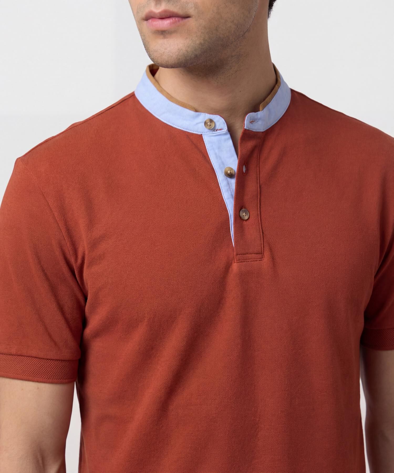Polo Con Cuello Neru Y Pechera Hombre