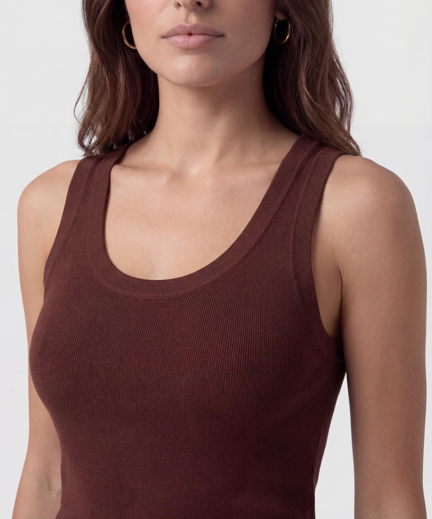 Camiseta De Tiras Anchas Y Cuello U Mujer