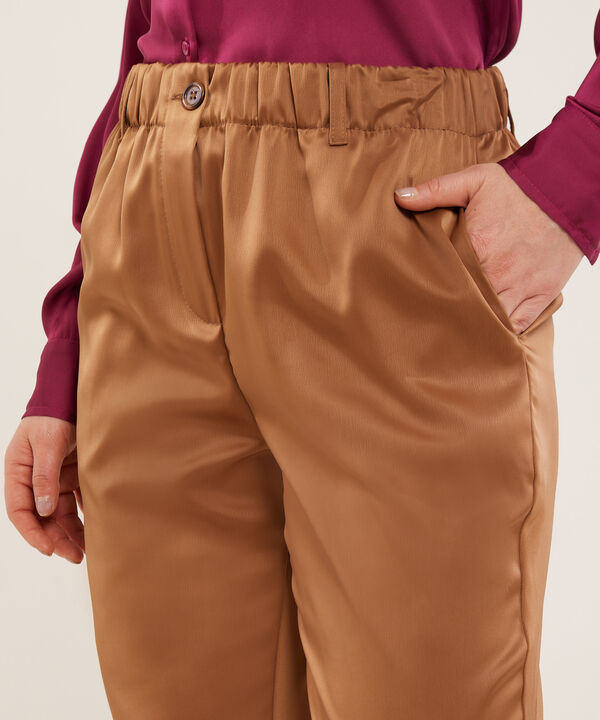 Pantalón Tiro Alto En Satín image number null