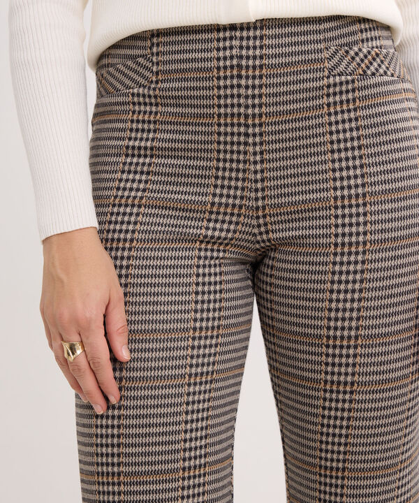 Leggins Tipo Flare Preteñido Con Ribete En Costados Y Pretina Invisible