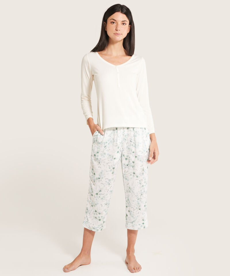 Pantalón Capri Estampado Con Vena En Bota Y Cordón En Tela