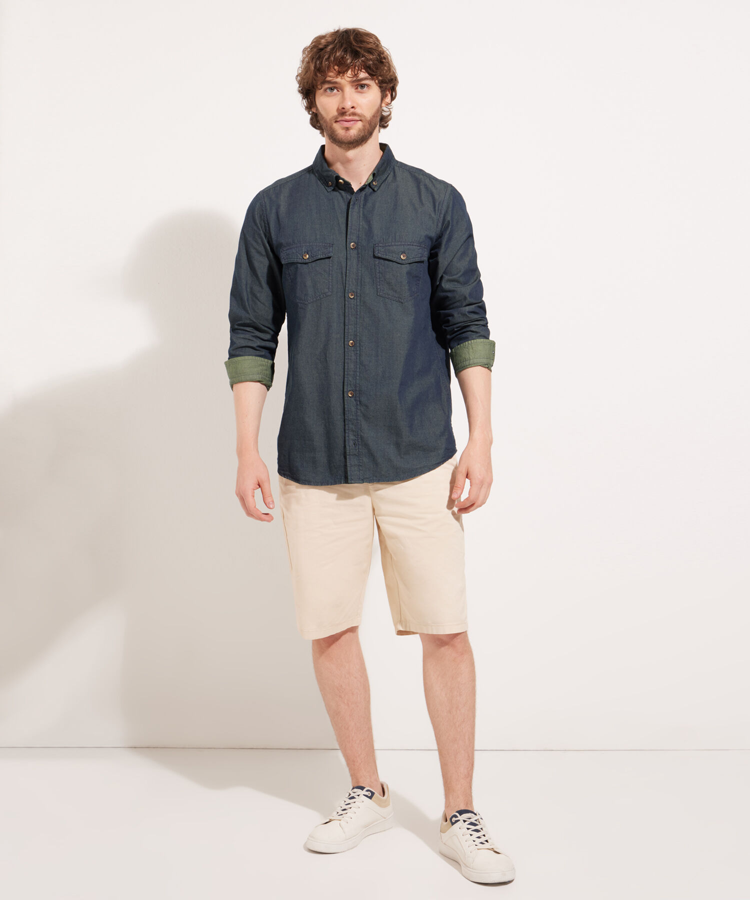 Camisa Slim Fit Tono Azul Medio Oscuro