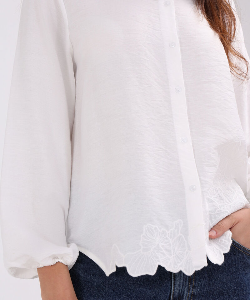 Blusa Con Bordado