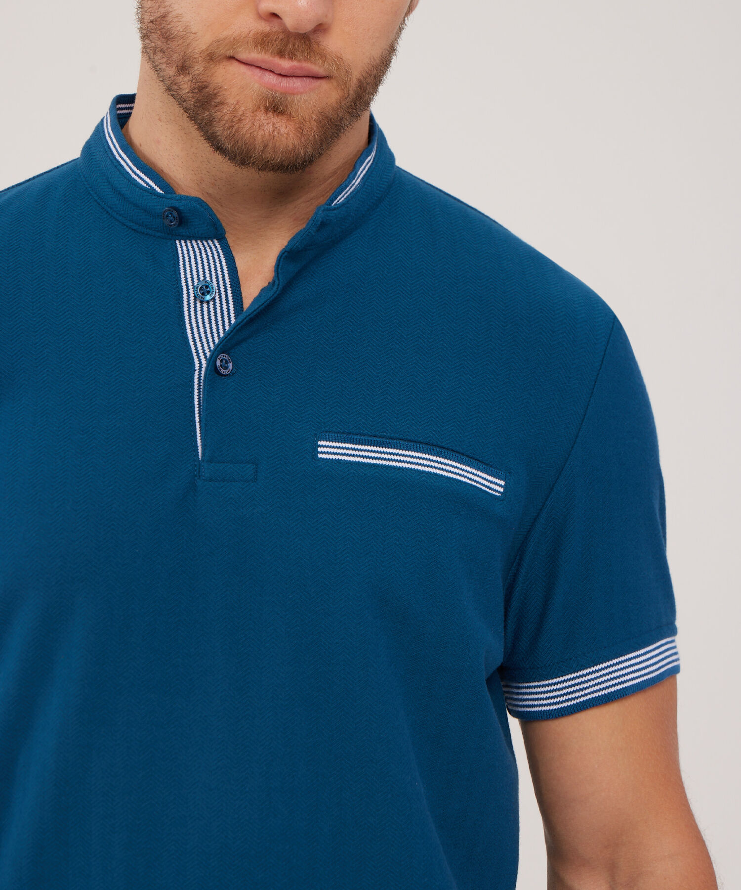 Polo Unicolor Cuello Mao Manga Corta Slim Fit