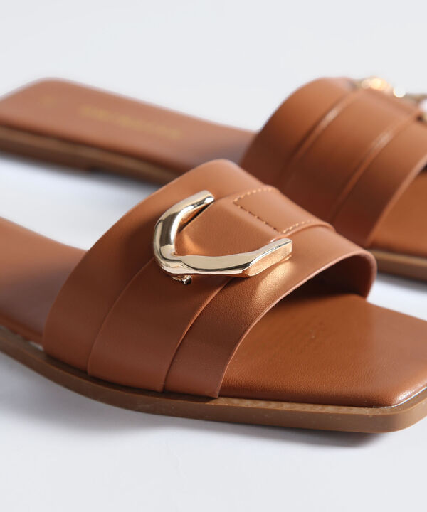 Sandalias image number null