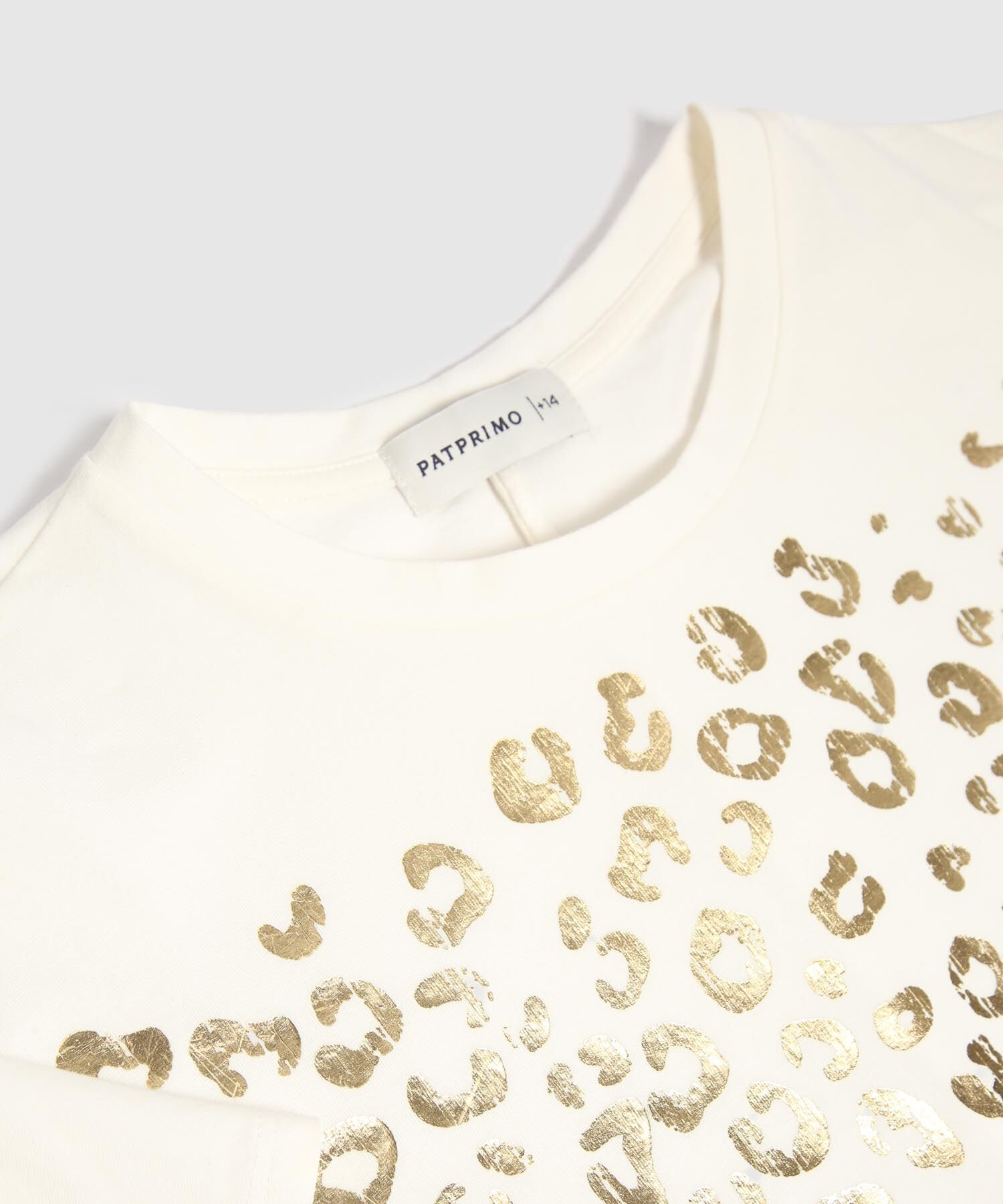 Camiseta Estampada Con Detalle