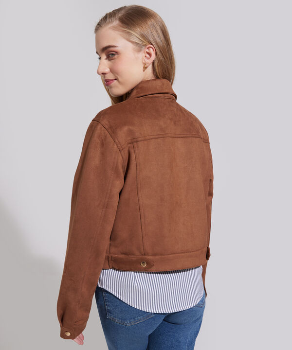 Chaqueta Corta Con Botones En Frente