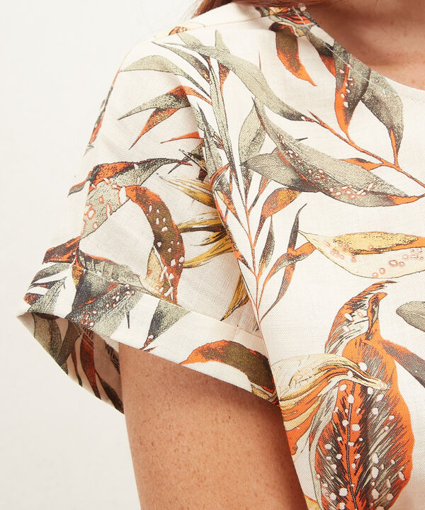 Blusa Manga Corta Con Guardapolvo  En Lino Estampada image number null