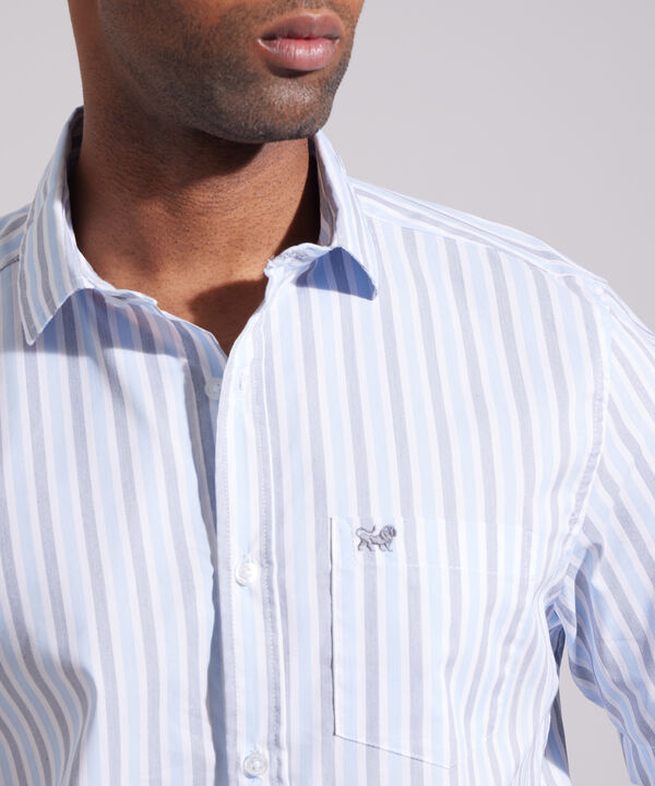 Camisa Preteñida Manga Corta Con Bolsillo Y Silueta Regular Fit image number null
