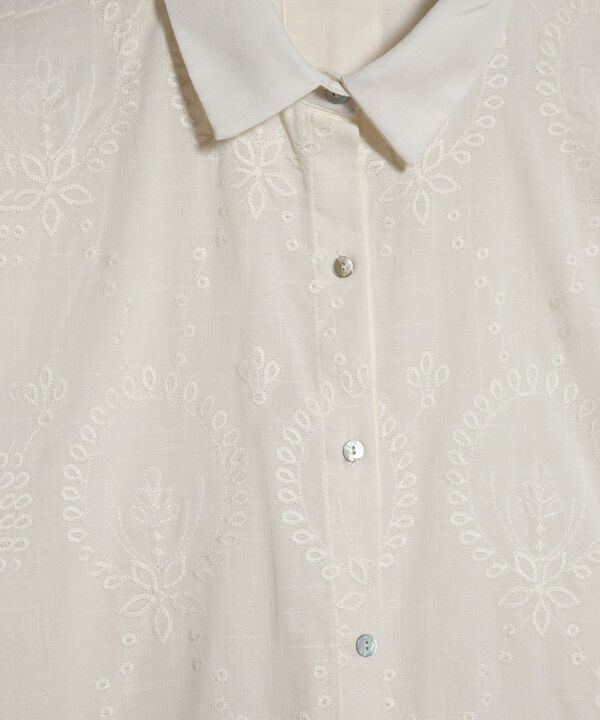 Camisa con Bordado Floral image number null