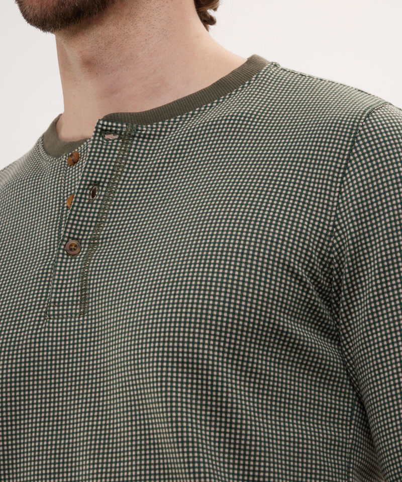 Camiseta Unicolor Manga Larga, Cuello Henley Con Botonadura, Jardin Grunge Linea Moda