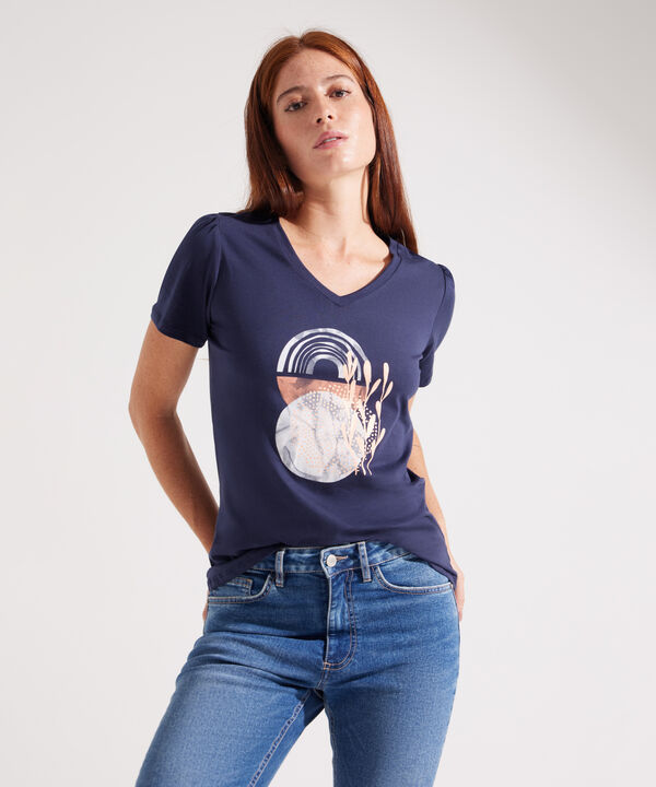 Camiseta Estampada con Escote en V