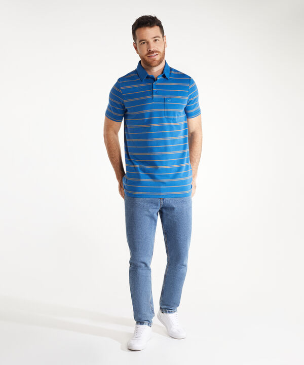 Polo Preteñido Cuello Duro Con Bolsillo Y Silueta Regular Fit, Traveling Wave Línea Moda