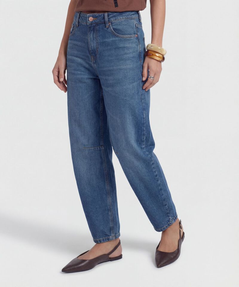 Jeans Mujer Barrel Fit con Pinzas