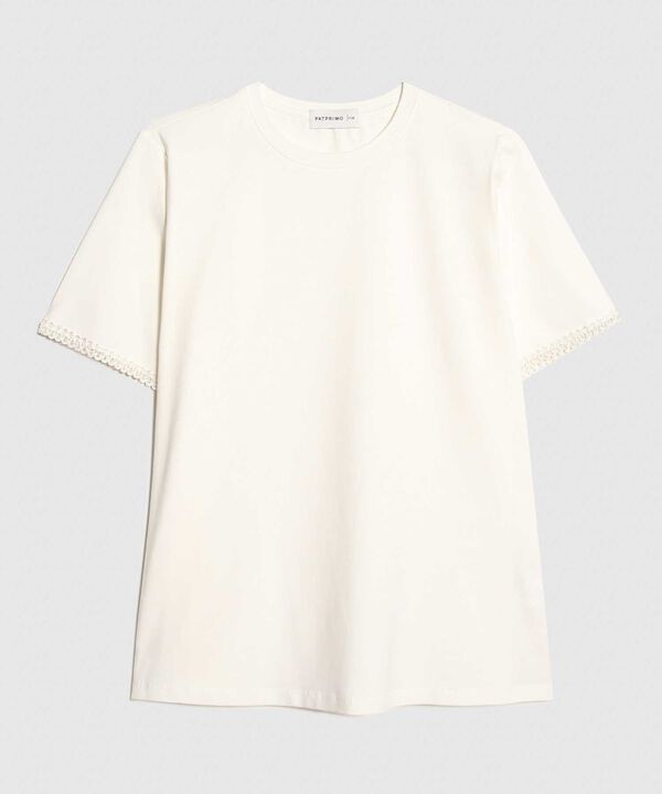 Camiseta con Bordado