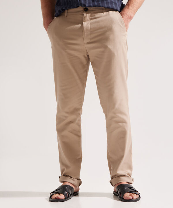 Pantalón Tipo Chino con Bolsillos