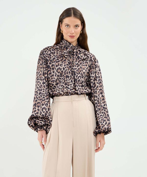 Blusa Manga Manga Larga Estampada Con Corbata image number null