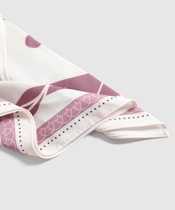 Pa&ntilde;oleta Cuadrada Estampada Para Mujer