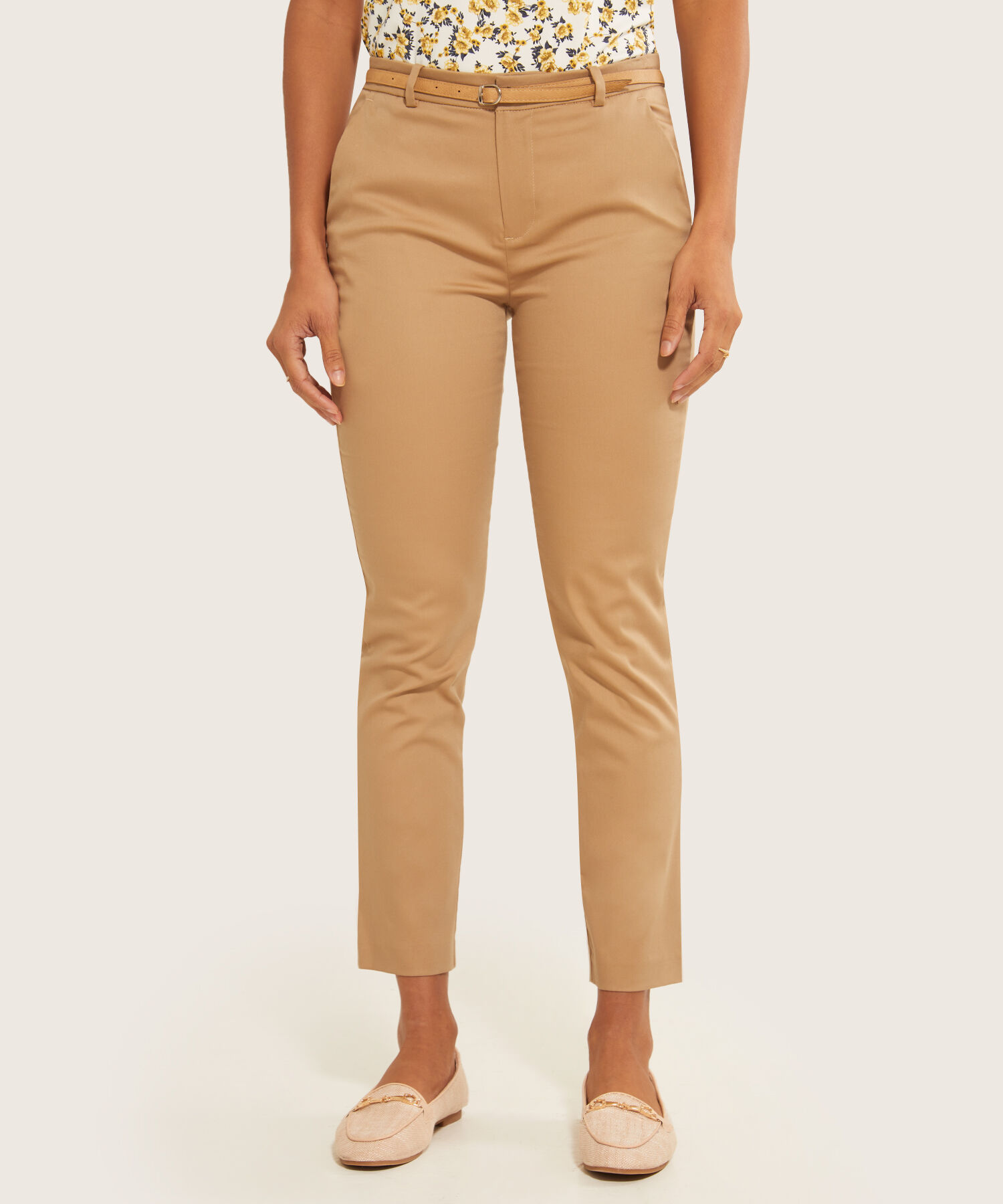 Pantalon Básico Bolsillo Diagonal Bota Entubada Unicolor