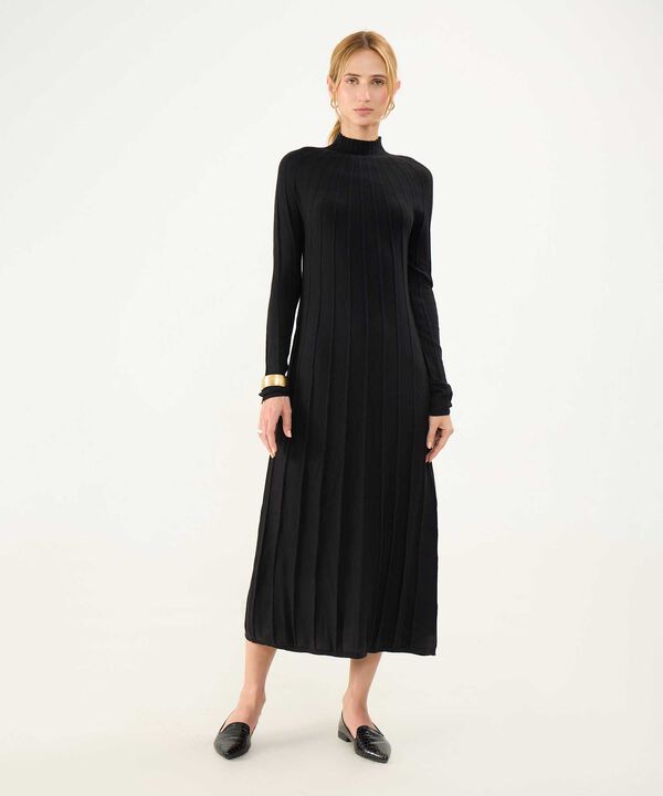 Vestido Tejido Cuello Alto image number null
