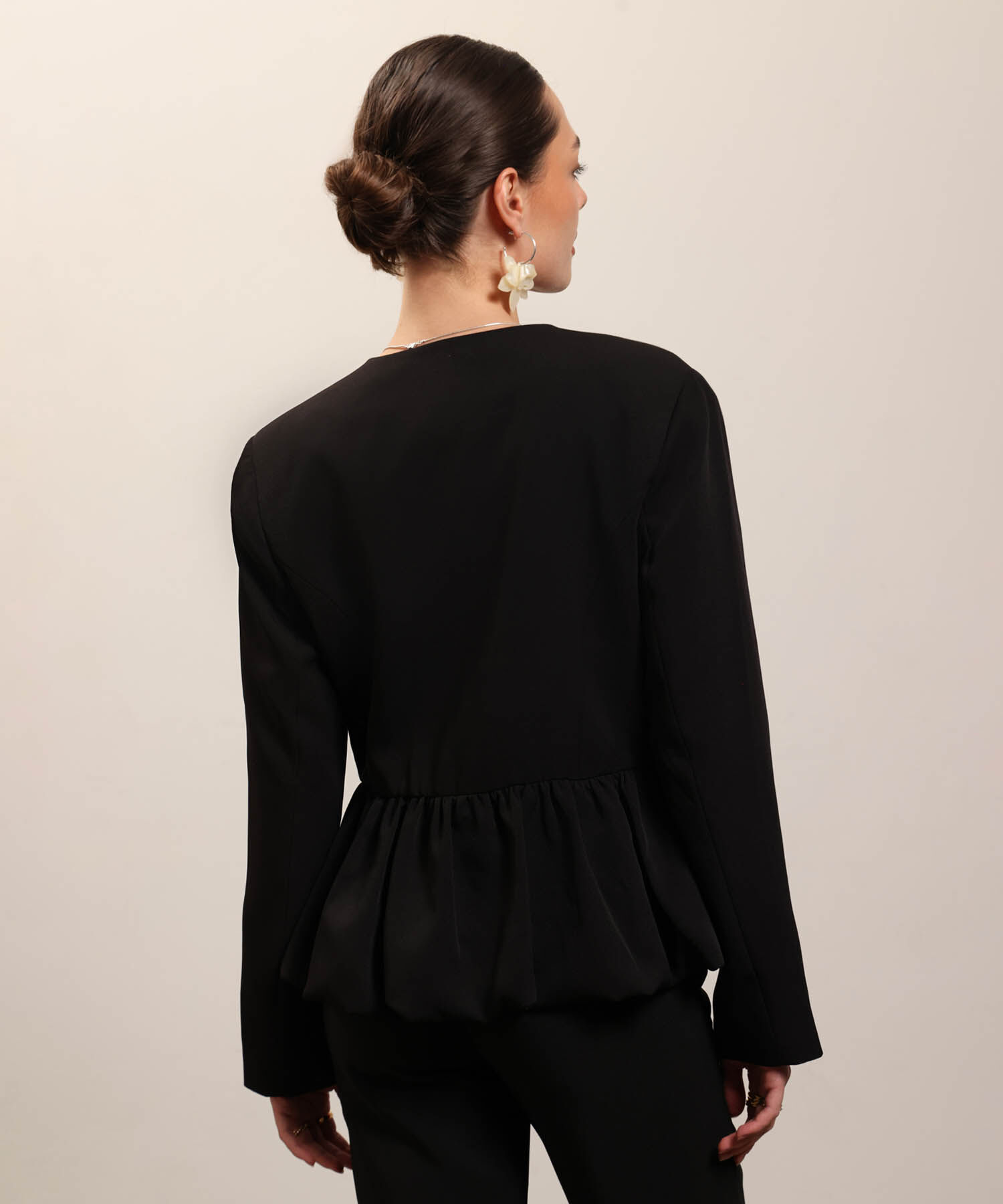 Chaqueta Unicolor Con Bolero Inferior Para Mujer