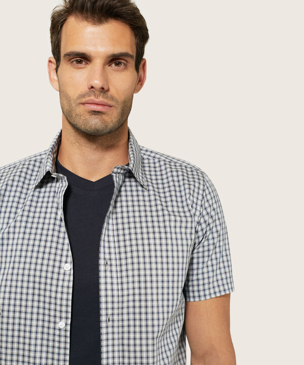 Camisa Manga Corta Prete&ntilde;ida, Cuello Formal image number null