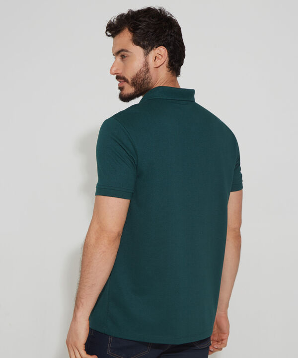 Polo Con Textura Unicolor, Regular Fit.