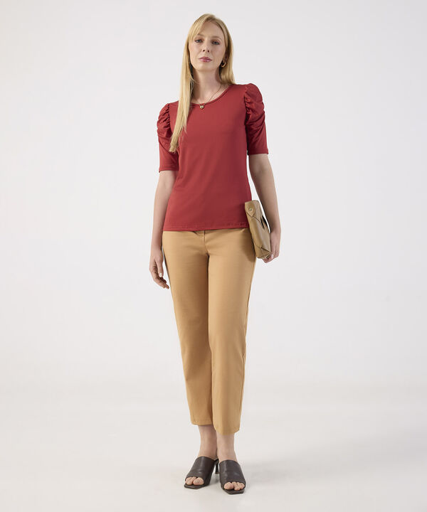 Blusa con Detalle en Mangas